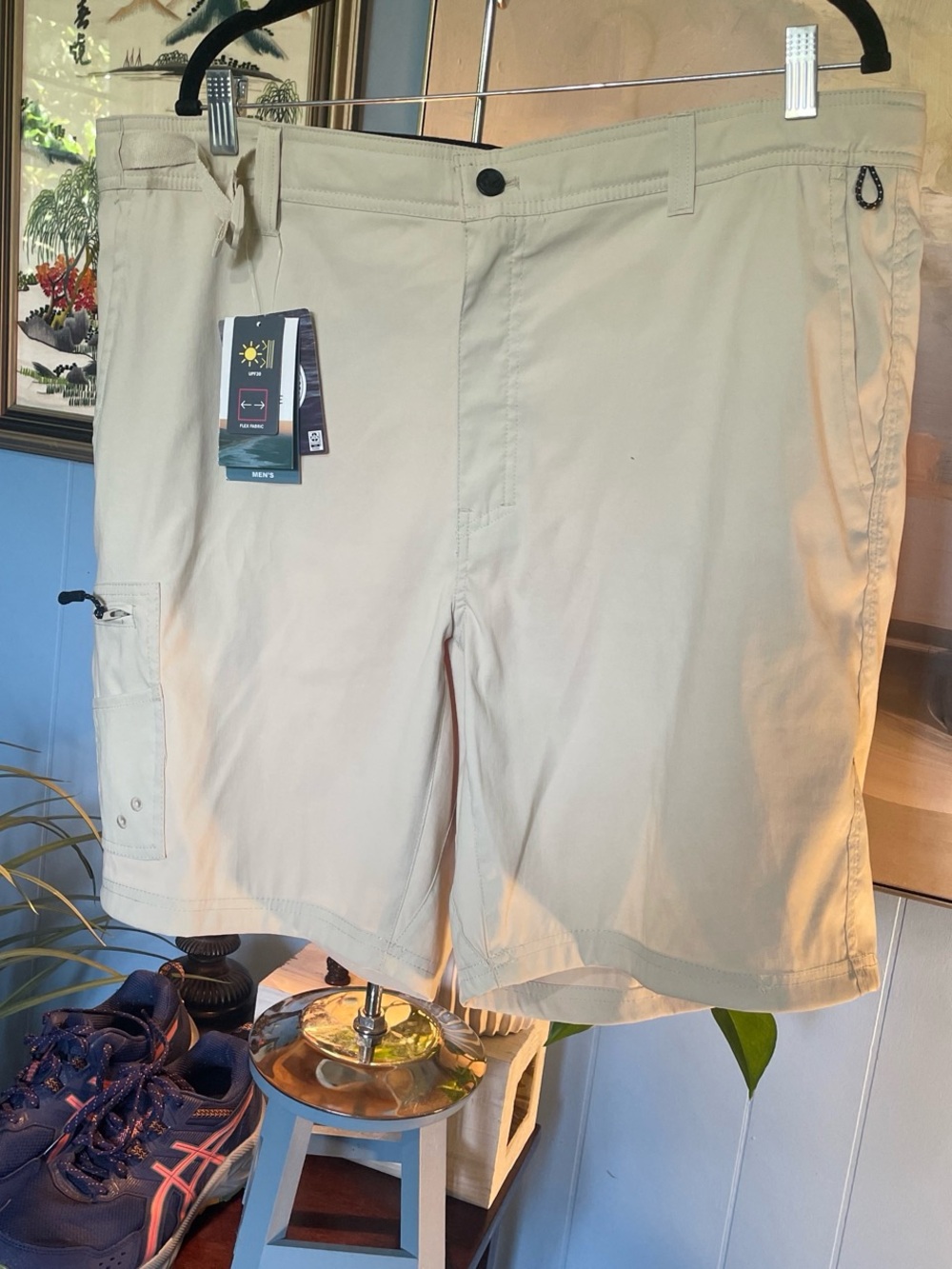 Realtree Men’s Tan Cargo Shorts with Utility Pocket
